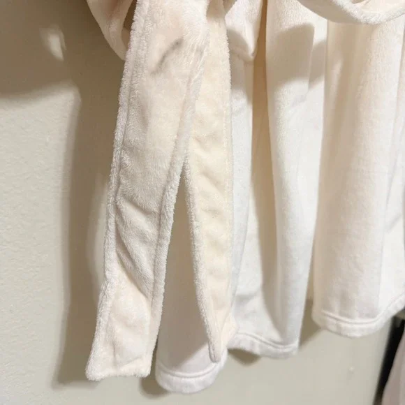 Pottery Barn Bath Robe Womens Large Ivory Cream Faux Fur Luxurious Soft Lounge